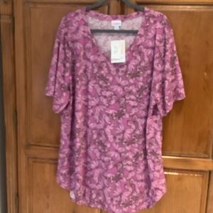 Women’s size 2x Floral V-Neck Short Sleeve Top - Pink
